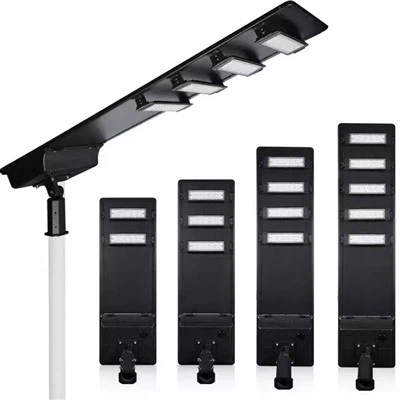 Далеко один від одного має сонячне вуличне освітлення